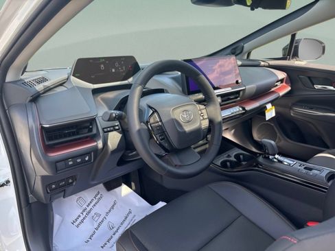New 2026 Toyota Prius Plug-In Hybrid FWD image 18