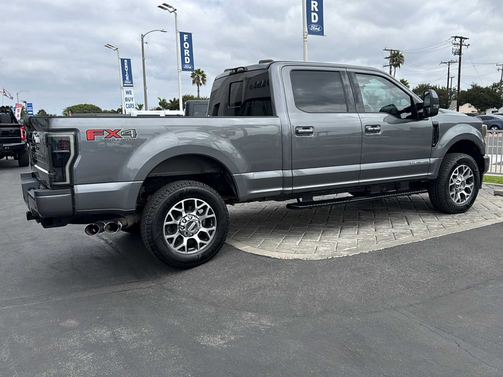 Used 2022 Ford F250 Lariat w/ Lariat Ultimate Package AWD/4WD image 2