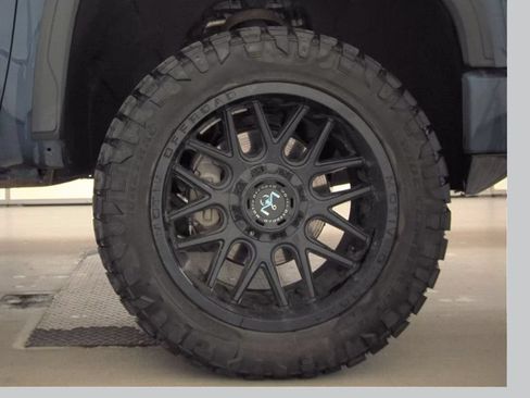 Used 2021 GMC Sierra 1500 Elevation w/ LPO, Elevation Black Package AWD/4WD image 6