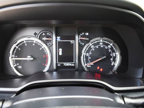 Certified 2021 Toyota 4Runner TRD Off-Road Premium w/ Moonroof Package image 32