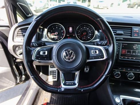 Used 2016 Volkswagen GTI SE image 32