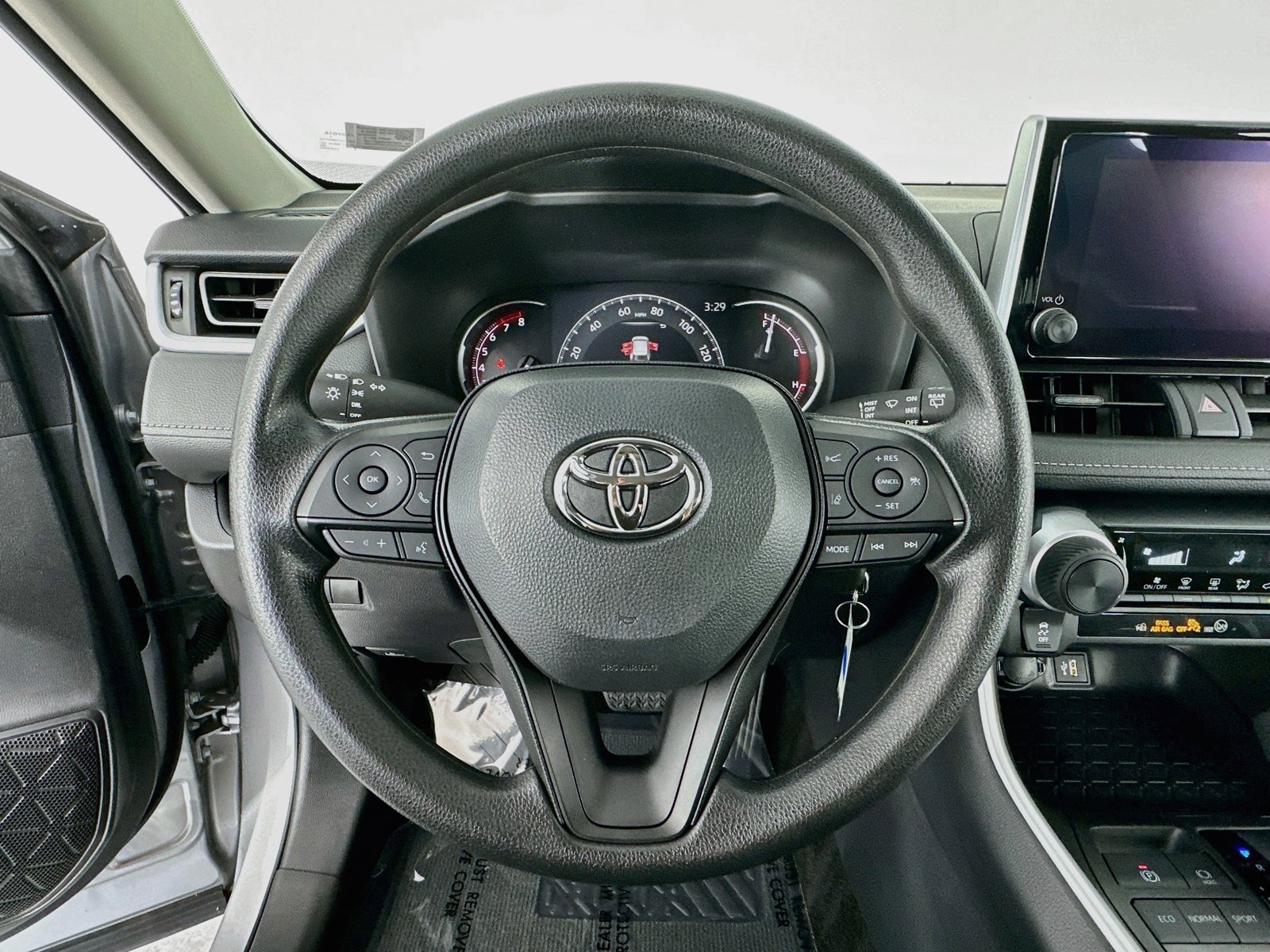 Used 2025 Toyota RAV4 LE FWD image 13
