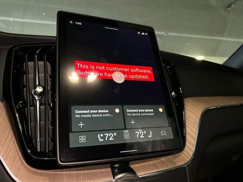 New 2026 Volvo XC60 B5 Plus w/ Protection Package Premier image 16