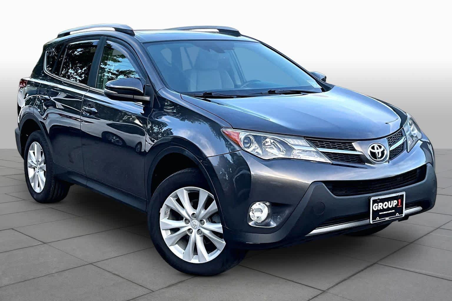 Used 2015 Toyota RAV4 Limited w/ Technology Package AWD/4WD image 3