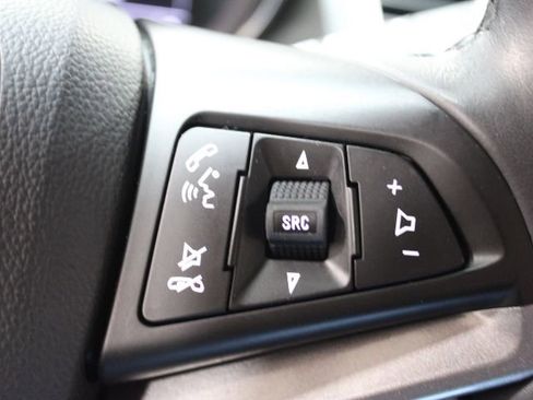 Used 2022 Chevrolet Trax LT w/ LT Convenience Package image 34