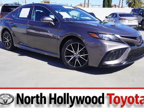 Certified 2022 Toyota Camry SE image 1