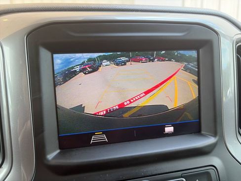 Used 2020 Chevrolet Silverado 1500 Custom w/ Custom Value Package AWD/4WD image 15
