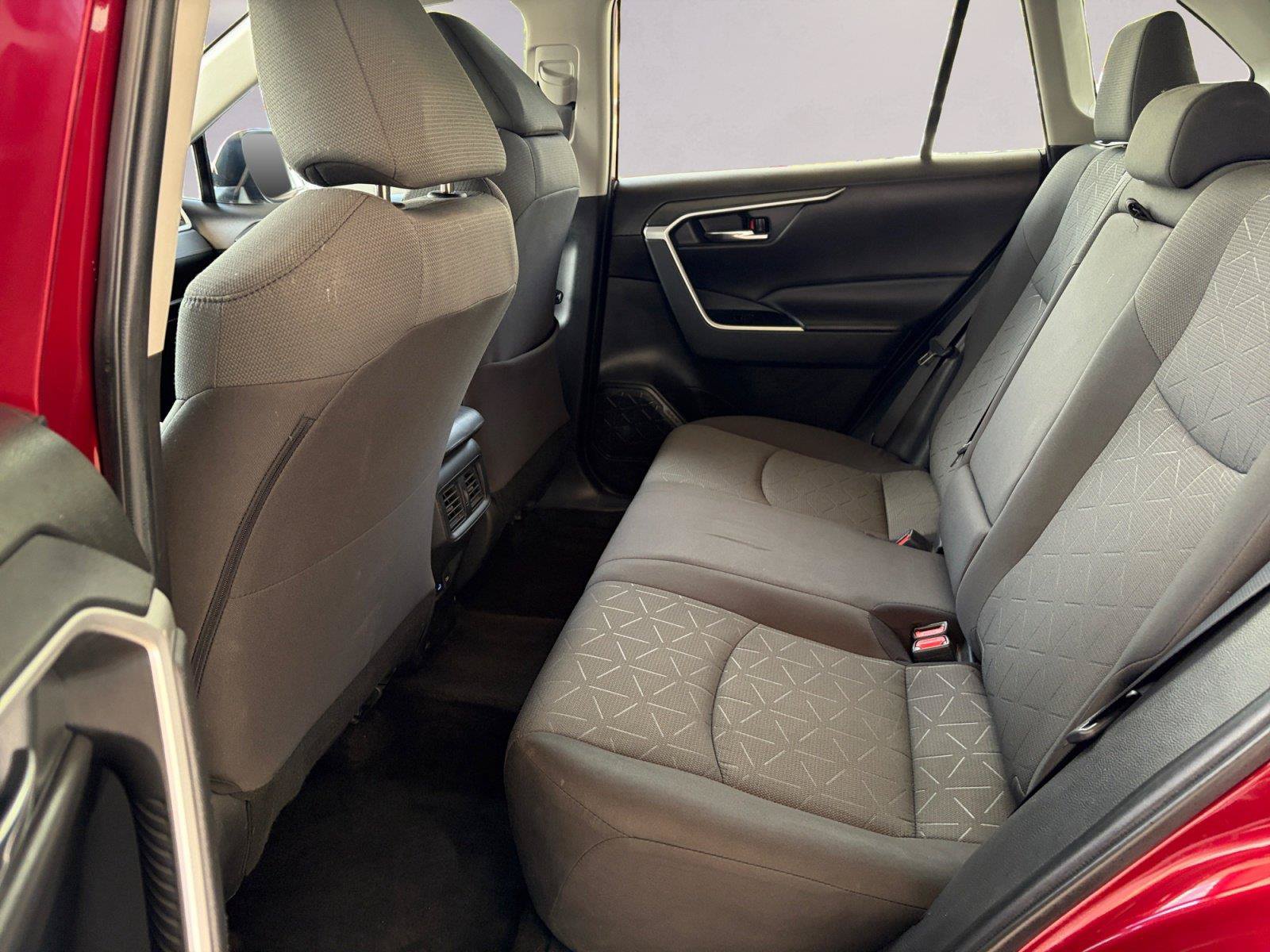 Used 2022 Toyota RAV4 XLE w/ Convenience Package FWD image 13