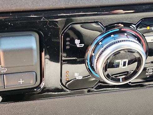 New 2026 GMC Sierra 1500 SLE w/ X31 Off-Road Package AWD/4WD image 15