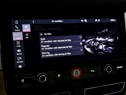 Used 2025 Porsche Macan image 28