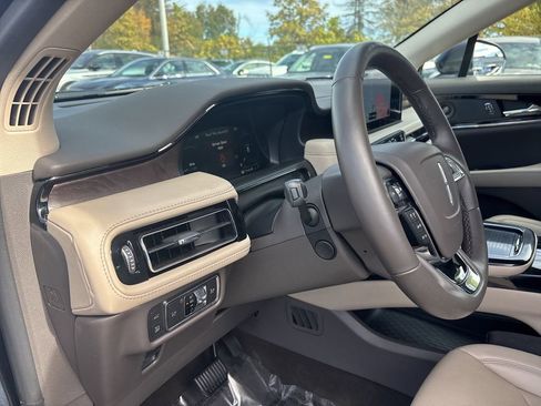 Certified 2022 Lincoln Nautilus Reserve w/ Luxury Package image 20