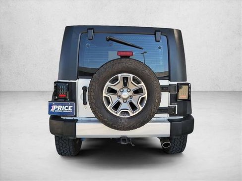Used 2007 Jeep Wrangler Unlimited Rubicon w/ Dual Top Group AWD/4WD image 7