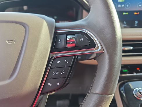 Certified 2023 Lincoln Nautilus AWD w/ Premium Package image 18