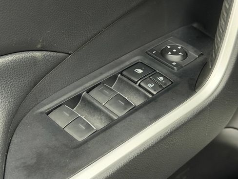 Used 2022 Toyota RAV4 XLE Premium AWD/4WD image 22