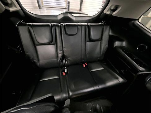 Used 2024 Subaru Ascent Limited w/ Technology Package image 17