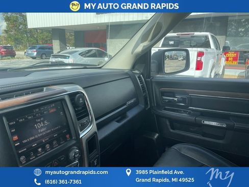 Used 2017 RAM 1500 Laramie image 14