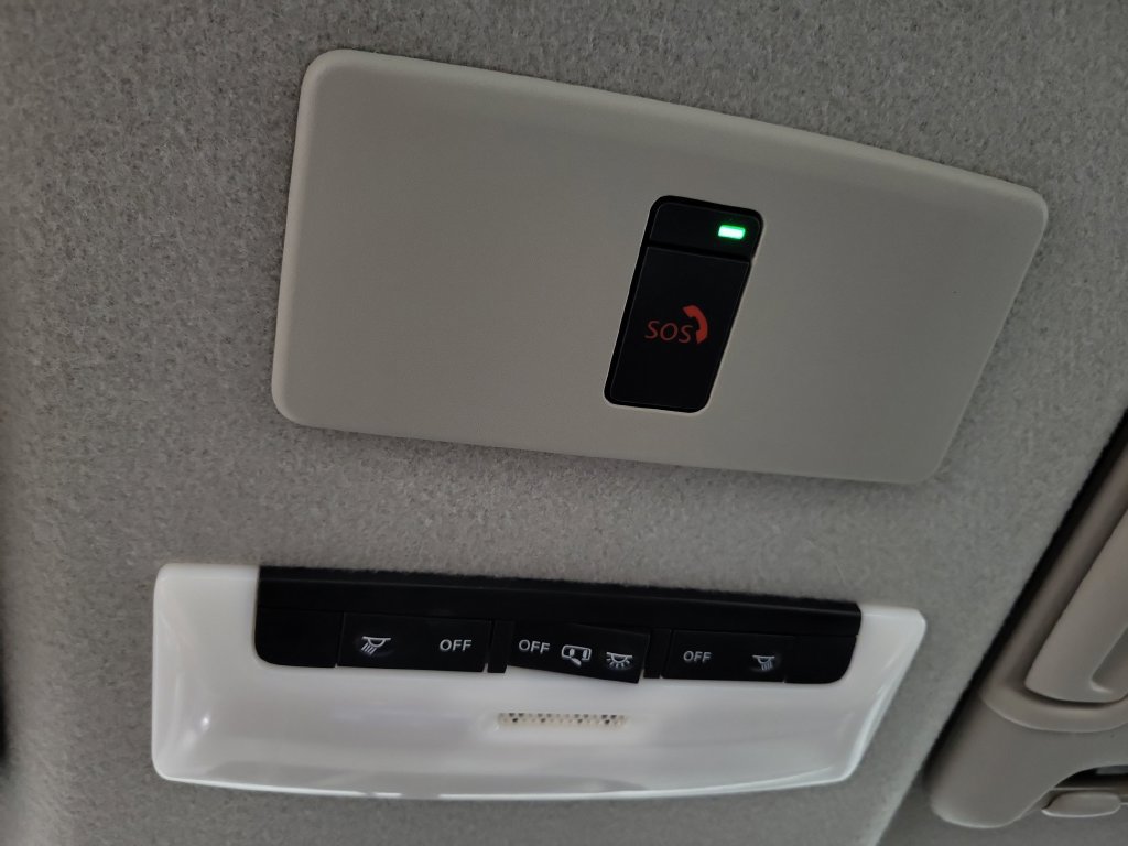 Used 2023 Nissan Kicks SR w/ SR Premium Package FWD image 22