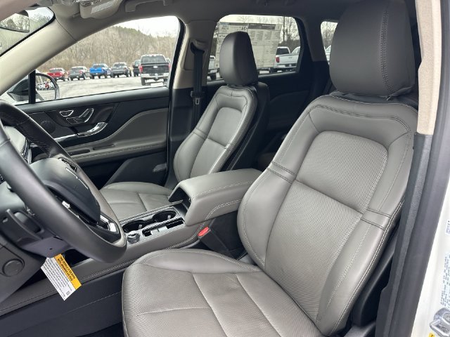 New 2025 Lincoln Corsair Reserve w/ Jet Appearance Package AWD/4WD image 15