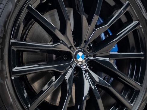 Used 2025 BMW X6 M60i w/ Parking Assistance Package image 6