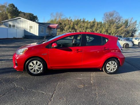Used 2013 Toyota Prius C Two image 9