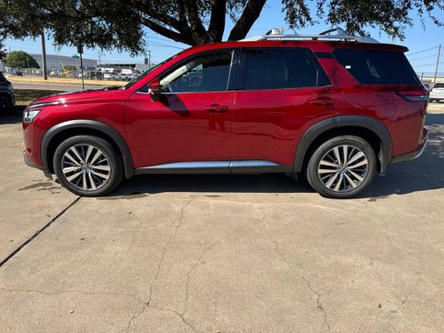 Used 2022 Nissan Pathfinder Platinum w/ Cargo Package FWD image 8