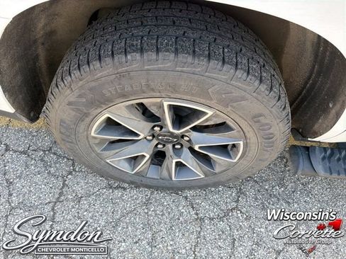Used 2023 Chevrolet Tahoe Z71 w/ Luxury Package AWD/4WD image 27