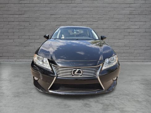 Used 2015 Lexus ES 350 w/ Luxury Package FWD image 2