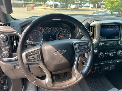 Used 2019 Chevrolet Silverado 1500 LT Trail Boss w/ Convenience Package AWD/4WD image 11