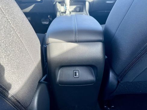 Used 2025 Nissan Sentra SV w/ Trunk Package image 25