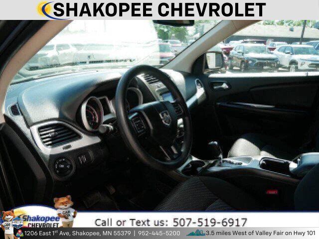 Used 2019 Dodge Journey SE FWD image 7