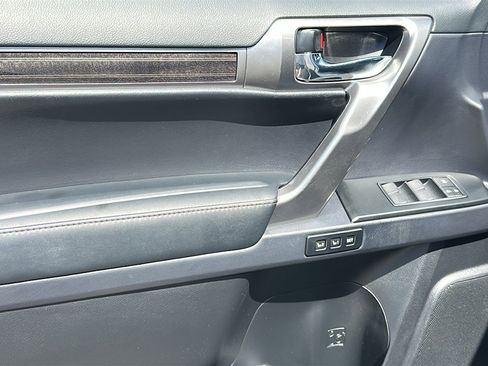 Used 2023 Lexus GX 460 Luxury w/ Accessory Package image 17