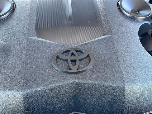 Used 2010 Toyota 4Runner Limited image 31