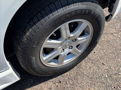 Used 2010 Chrysler Town & Country Touring image 72