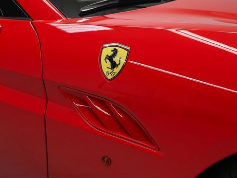 Used 2010 Ferrari California RWD image 10