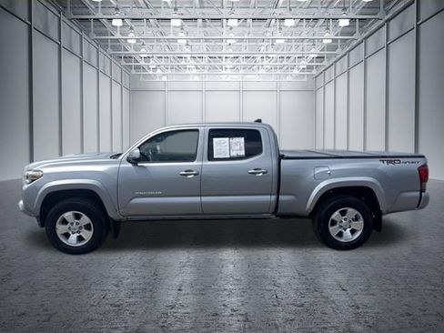 Used 2016 Toyota Tacoma TRD Sport w/ Towing Package RWD image 2