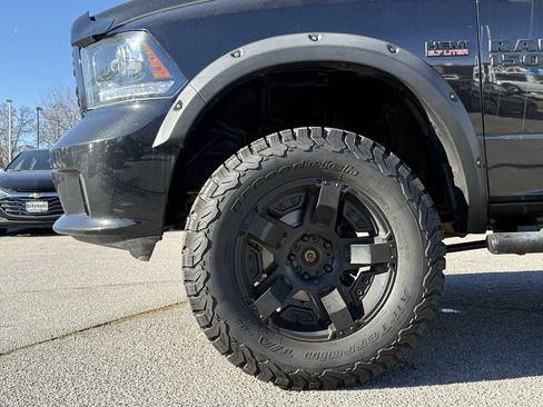 Used 2017 RAM 1500 Sport w/ Black Ram 1500 Sport Group image 29