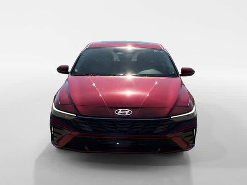 Certified 2025 Hyundai Elantra Limited image 8