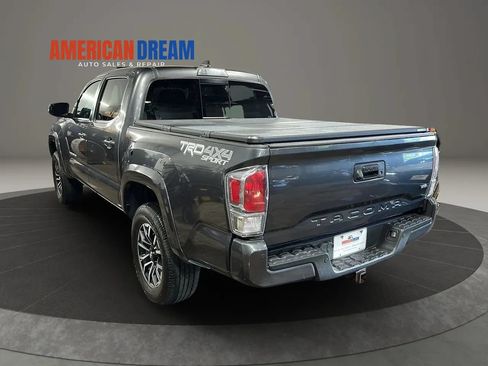 Used 2021 Toyota Tacoma TRD Sport w/ Technology Package AWD/4WD image 3