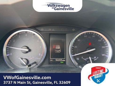 Used 2019 Toyota Highlander XLE FWD image 21