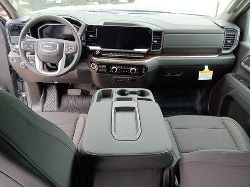 New 2026 GMC Sierra 2500 SLE w/ SLE Value Package; image 4