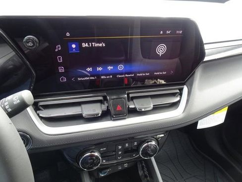 New 2026 Chevrolet TrailBlazer LT w/ Convenience Package FWD image 9
