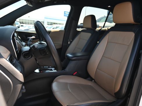 Used 2023 Chevrolet Equinox Premier FWD image 16