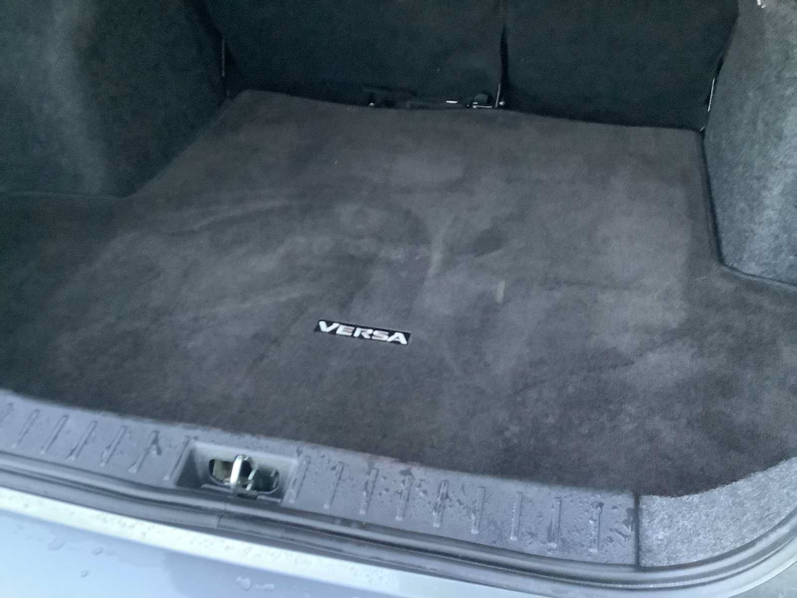 Used 2024 Nissan Versa SV FWD image 14