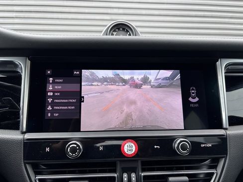 Certified 2026 Porsche Macan image 20