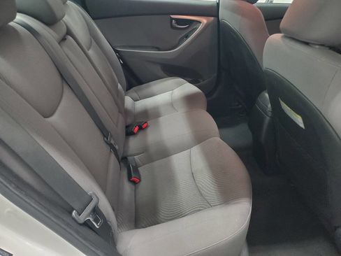 Used 2014 Hyundai Elantra SE FWD image 17