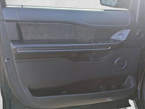 Used 2018 Ford Expedition Limited image 14