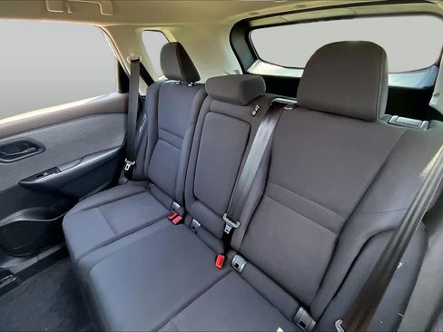 Used 2023 Nissan Rogue S FWD image 19