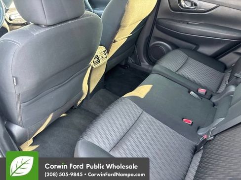 Used 2018 Nissan Rogue SV AWD/4WD image 26