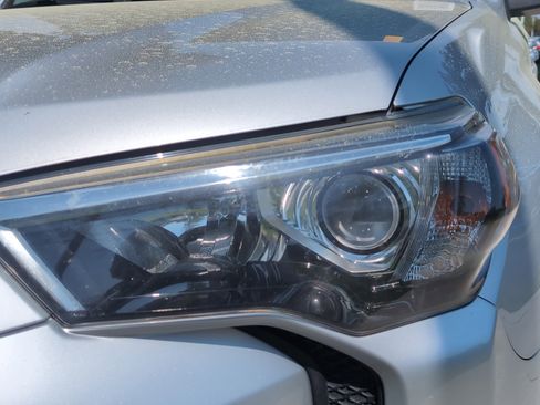 Used 2018 Toyota 4Runner SR5 image 6