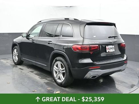 Used 2023 Mercedes-Benz GLB 250 4MATIC image 11